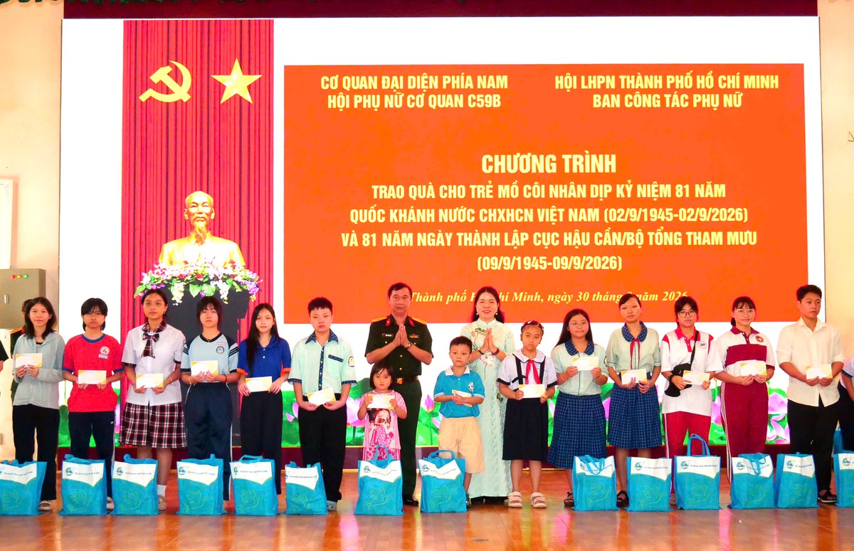 TPHCM: 50 trẻ mồ côi do Covid-19 nhận quà ý nghĩa nhân dịp Quốc khánh- Ảnh 3.