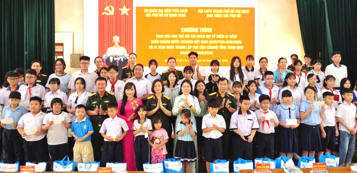TPHCM: 50 trẻ mồ côi do Covid-19 nhận quà ý nghĩa nhân dịp Quốc khánh- Ảnh 4.