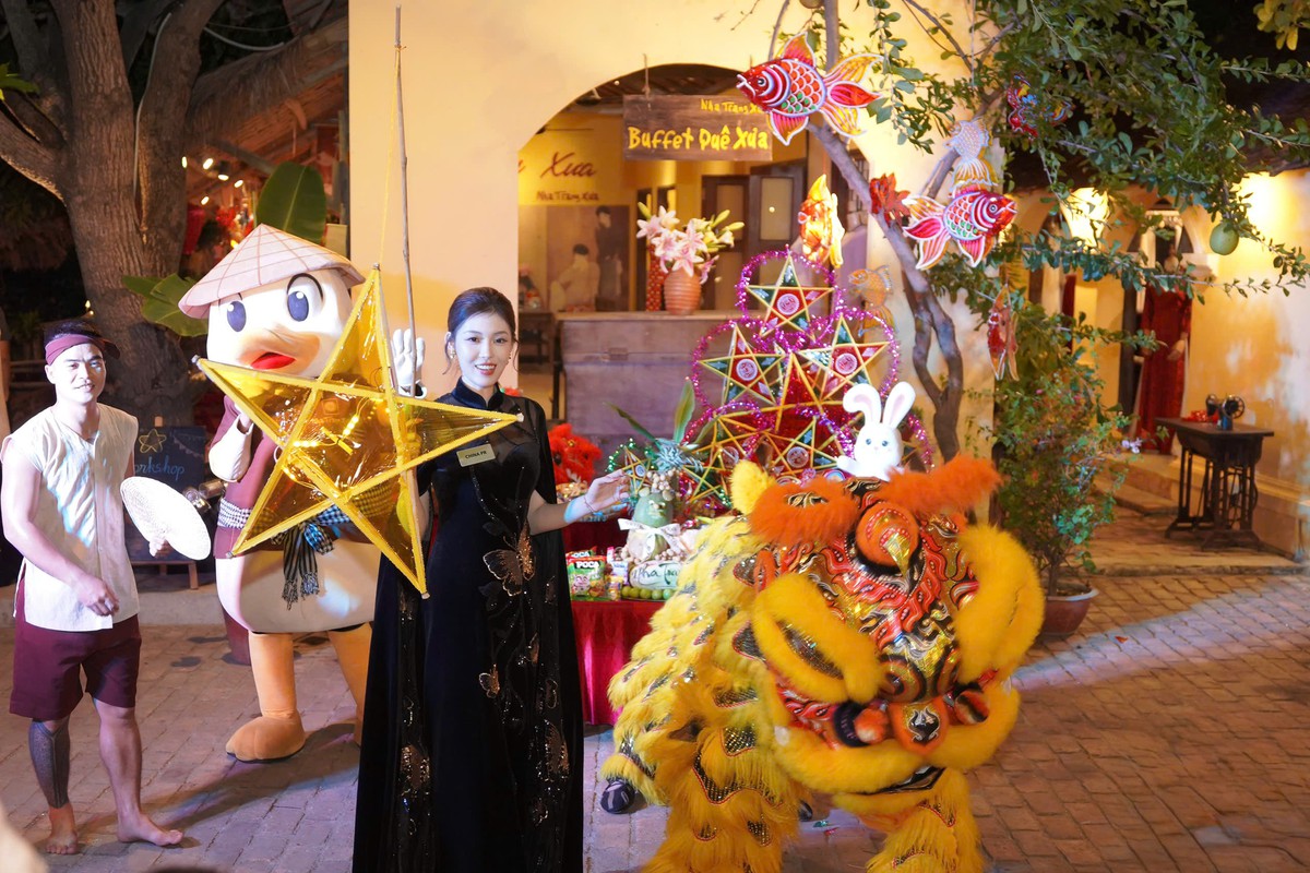 Thí sinh Miss World 2026 trao quà Trung thu cho trẻ em Khánh Hòa- Ảnh 4.
