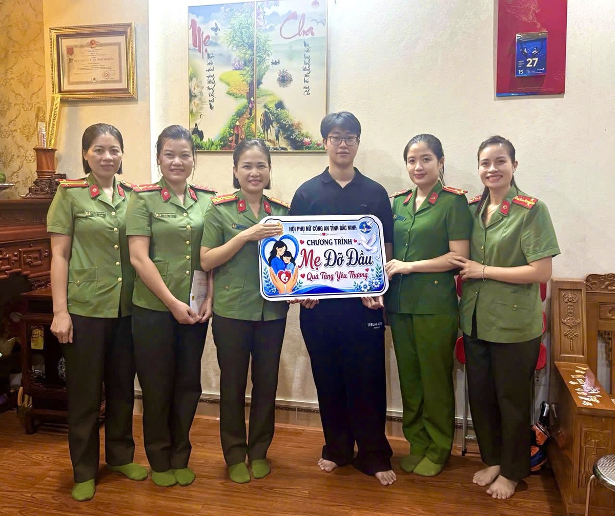 Hội LHPN Bắc Ninh: Hàng nghìn món quà nâng bước trẻ đến trường - Ảnh 2.