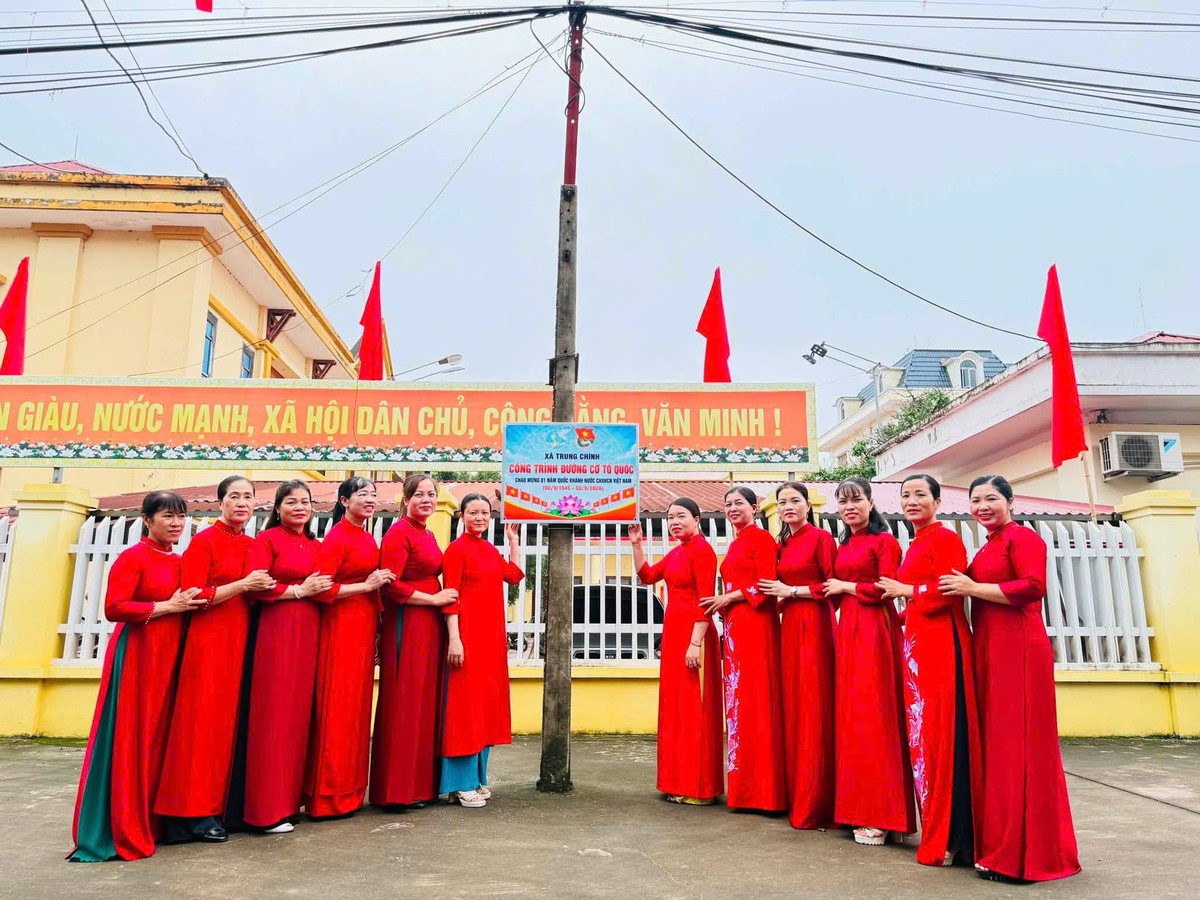 Phụ nữ Bắc Ninh góp phần tạo không khí đoàn kết, vui tươi ở các khu dân cư mừng ngày Quốc khánh- Ảnh 4.