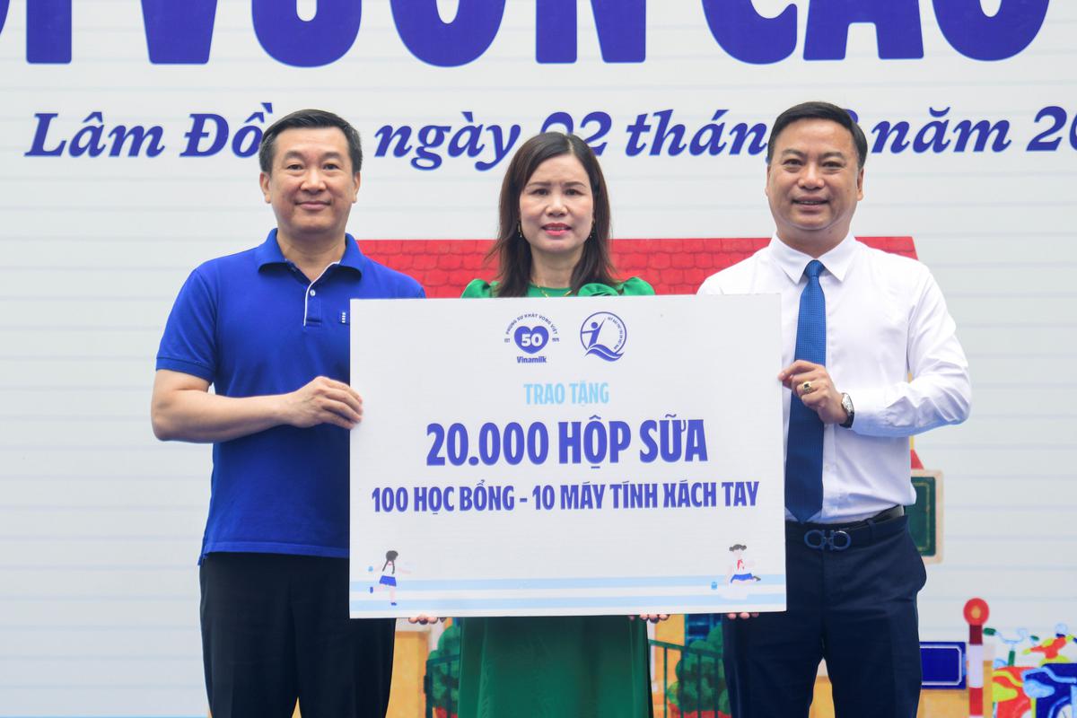 Vinamilk cùng Quỹ sữa Vươn cao Việt Nam lan tỏa cơ hội và niềm vui cho trẻ em Lâm Đồng - Ảnh 1.