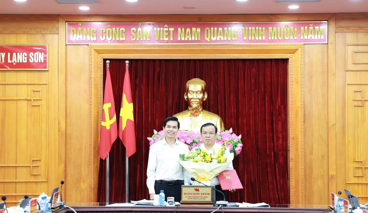 Công bố quyết định của Ban Bí thư Trung ương Đảng về công tác cán bộ ở Lạng Sơn- Ảnh 1.