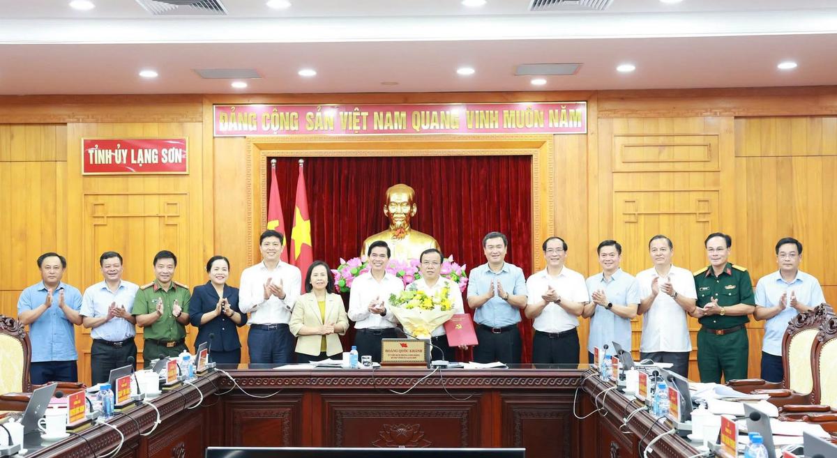 Công bố quyết định của Ban Bí thư Trung ương Đảng về công tác cán bộ ở Lạng Sơn- Ảnh 2.
