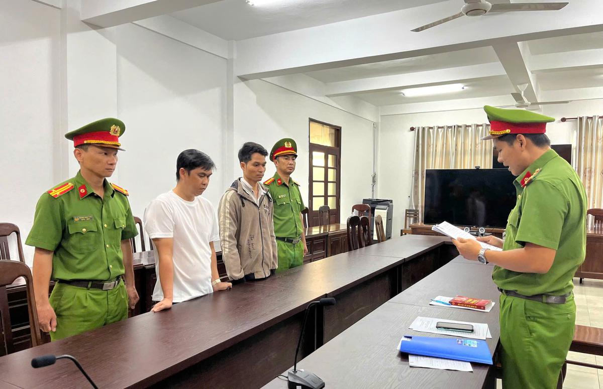 Chiếm đoạt thuốc BHYT, 7 cán bộ trạm y tế bị khởi tố - Ảnh 1.