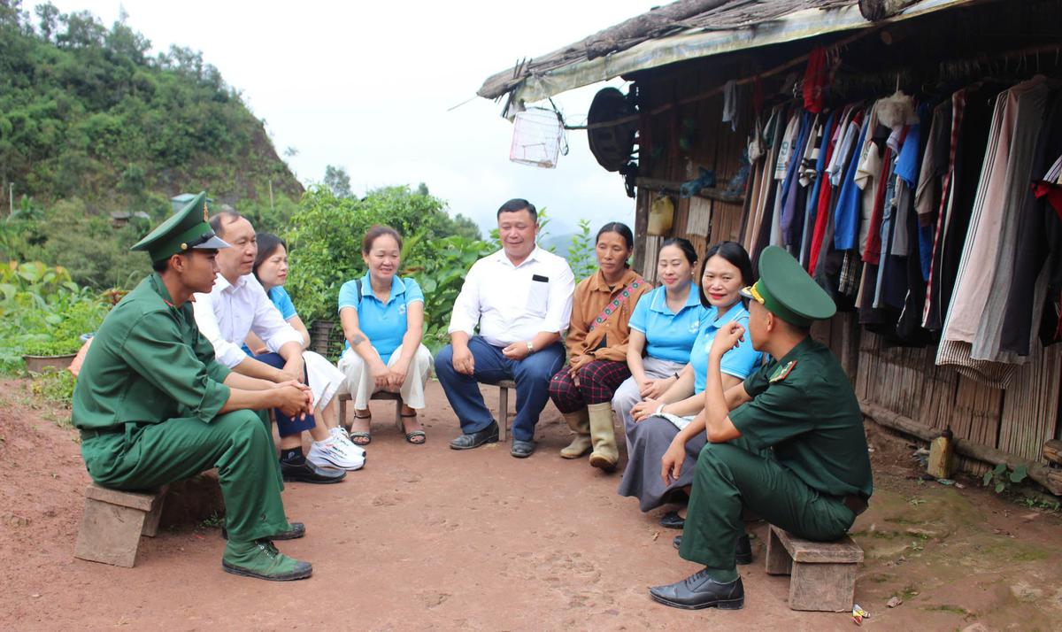 Đồn biên phòng Nậm Nhừ ký kết chương trình hoạt động kết nghĩa với Hội LHPN 2 xã biên giới - Ảnh 1.