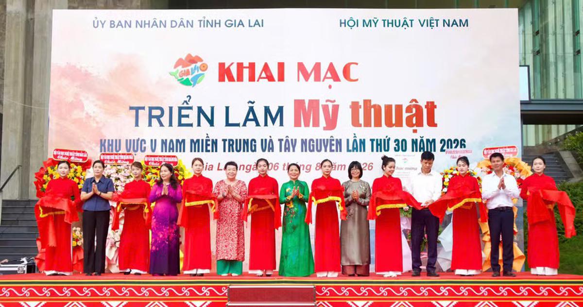257 tác phẩm trưng bày tại Triển lãm Mỹ thuật khu vực Nam miền Trung và Tây Nguyên - Ảnh 1.