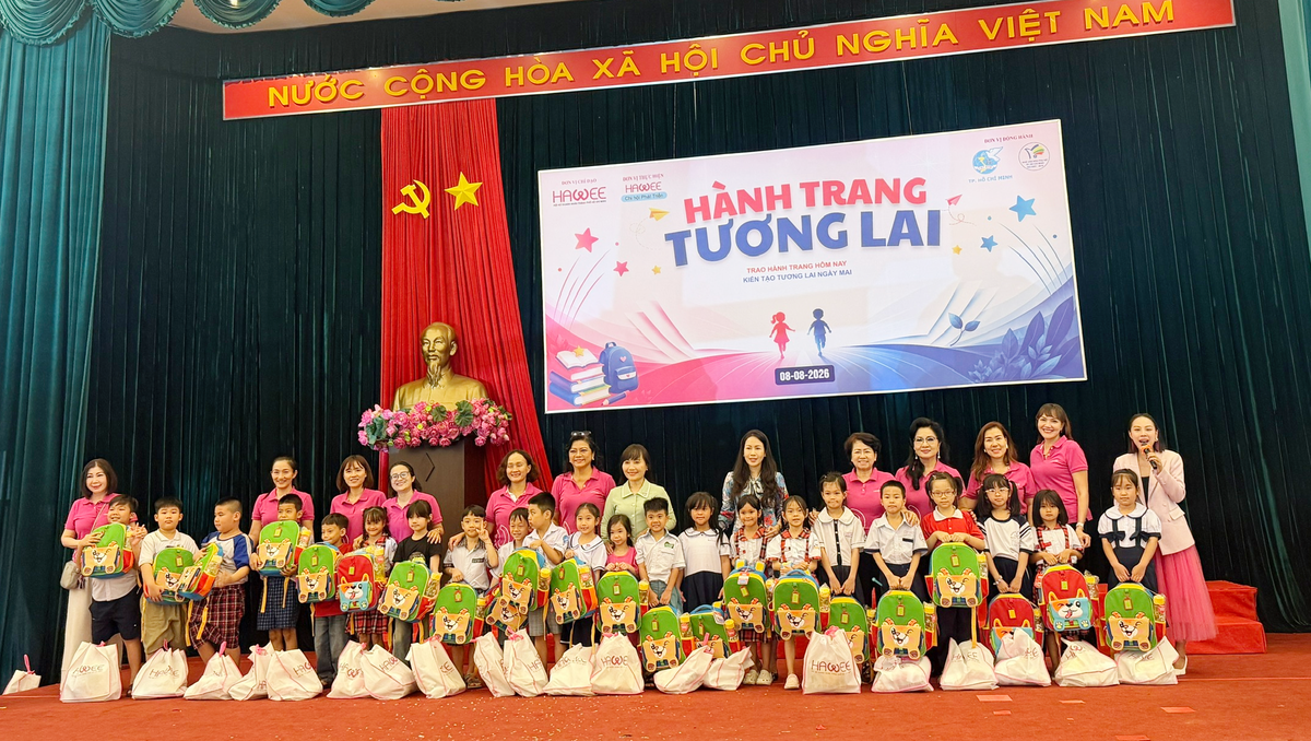 “Hành trang tương lai” tiếp sức cho học sinh khó khăn đến trường - Ảnh 3.