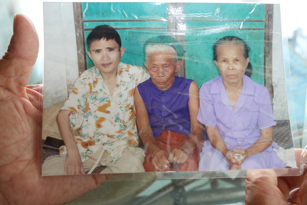 Người mẹ có 3 con bị chất độc da cam: Từ nỗi đau đến hành trình sẻ chia- Ảnh 2.