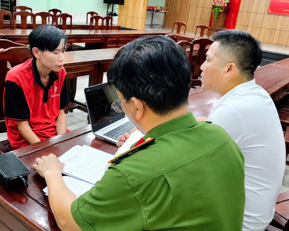Bắt đối tượng chém vợ, mẹ vợ rồi đổi tên, trốn truy nã hơn 5 năm - Ảnh 1.