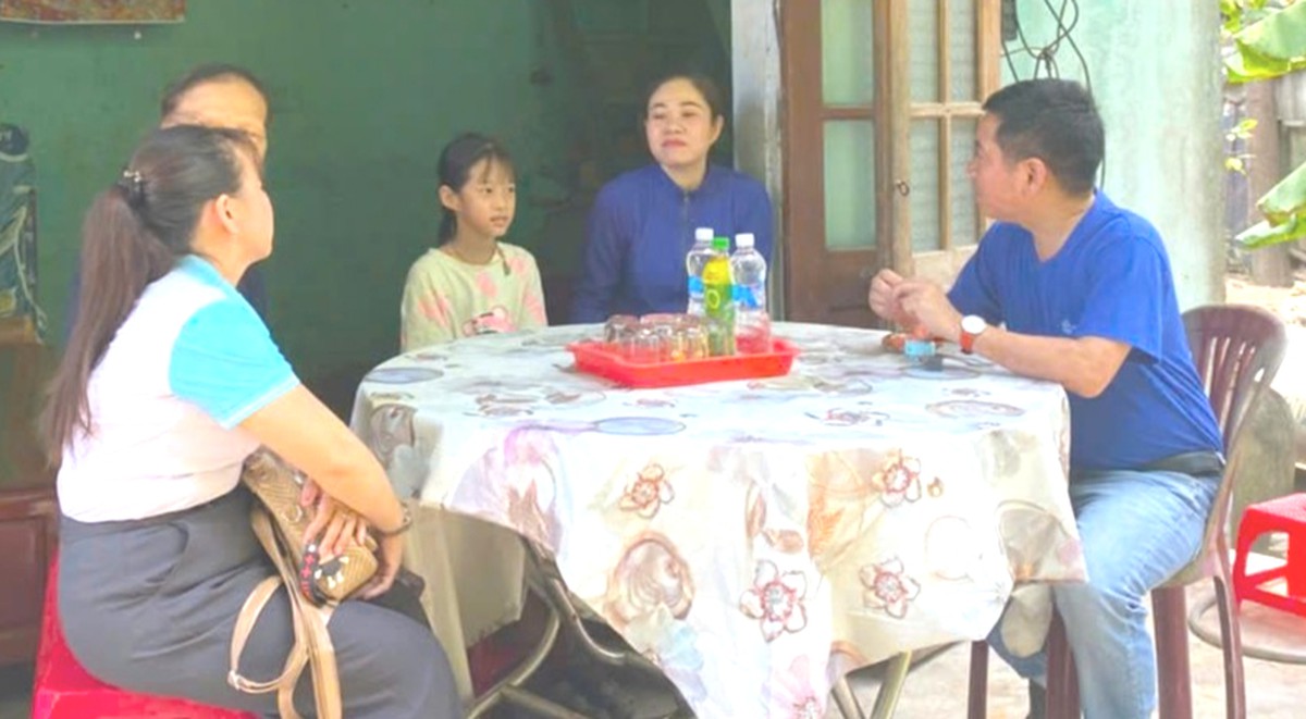 Phụ nữ Đà Nẵng trao gần 2.000 suất quà tiếp bước đến trường - Ảnh 6.