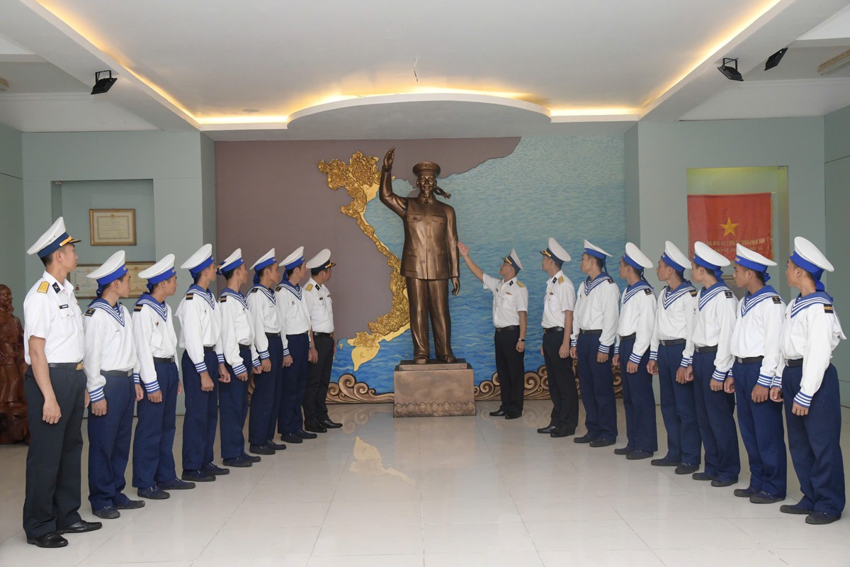 Đặc khu Trường Sa: Vững vàng tay súng đón Tết Độc lập 2/9 - Ảnh 1.