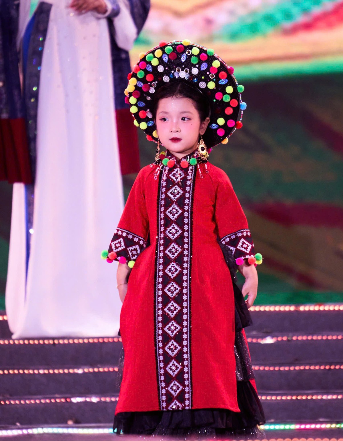 Mẫu nhí Tường Vy và dấu ấn trong “Sắc màu Di sản”- Ảnh 1.