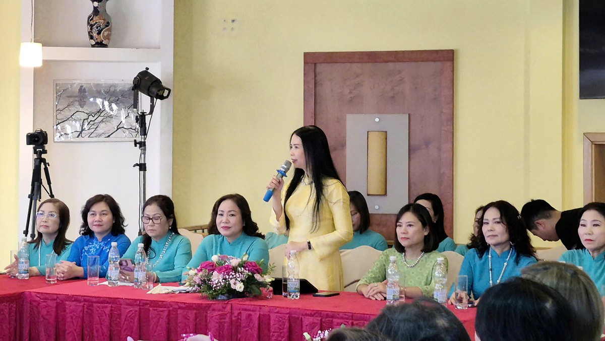 Đoàn công tác Hội LHPN Việt Nam và TYM làm việc với Hội Phụ nữ Việt Nam tại Cộng hòa Séc - Ảnh 2.