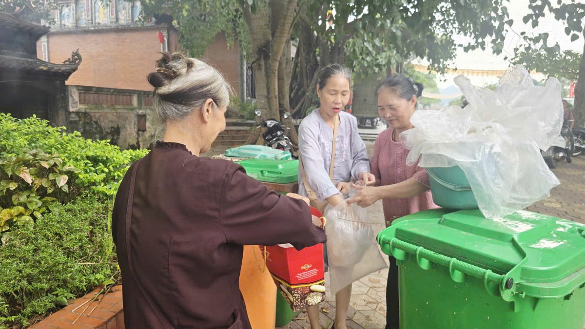 Lạng Sơn: Gần 1000 nữ tăng ni, phật tử phóng sinh cá bảo vệ môi trường - Ảnh 5.