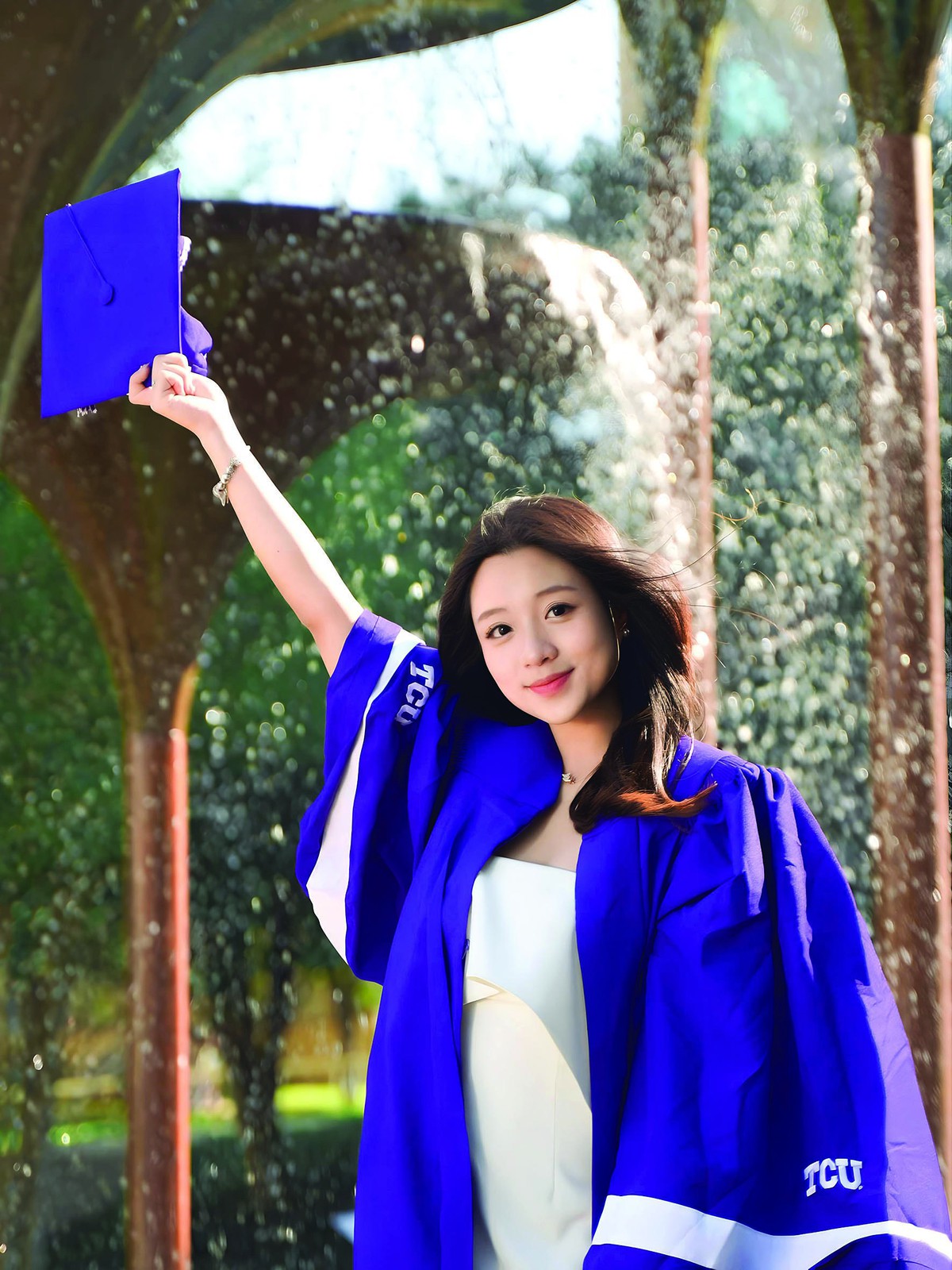 “Ánh trăng đoàn viên” qua nửa vòng Trái đất - Ảnh 2.