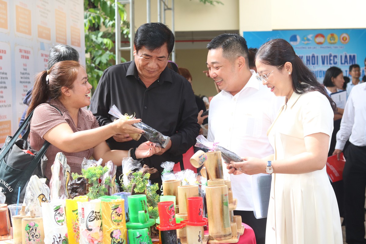 Hơn 500 phụ nữ, thanh niên TPHCM tham gia ngày hội khởi nghiệp cùng chuyển đổi số- Ảnh 1.