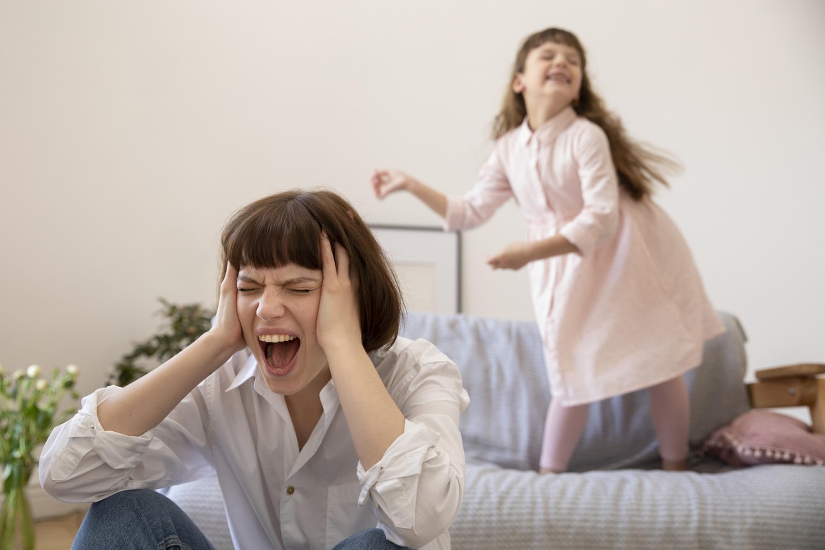 Trừng phạt con vì là “bản sao” của chồng cũ - Ảnh 1.