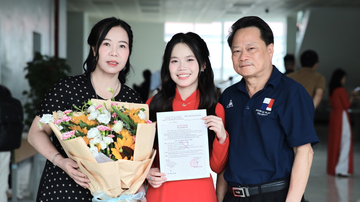 Nữ thủ khoa Đại học Luật Hà Nội và hành trình bước ra khỏi vùng an toàn - Ảnh 1.