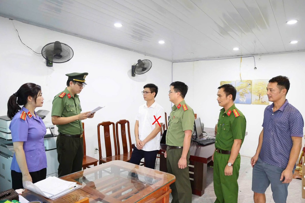Khởi tố 2 giám đốc làm giả hồ sơ mua nhà ở xã hội để trục lợi - Ảnh 1.