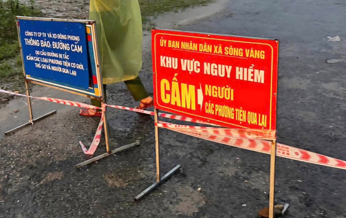 Hình ảnh Công an Đà Nẵng chủ động hỗ trợ người dân ứng phó trước mùa mưa bão - Ảnh 4.