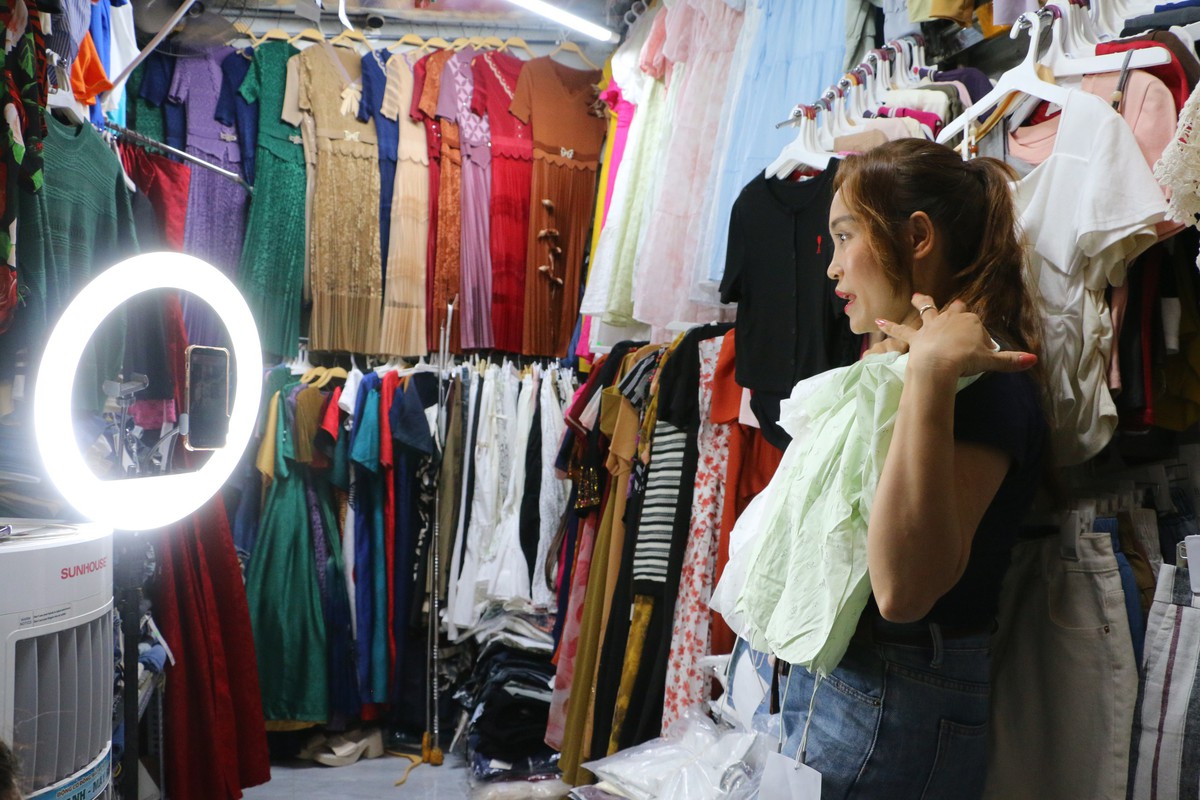 Phụ nữ Huế đồng hành cùng hộ kinh doanh trên môi trường số- Ảnh 1.