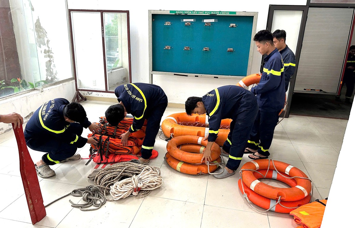 Hình ảnh Công an Đà Nẵng chủ động hỗ trợ người dân ứng phó trước mùa mưa bão - Ảnh 12.