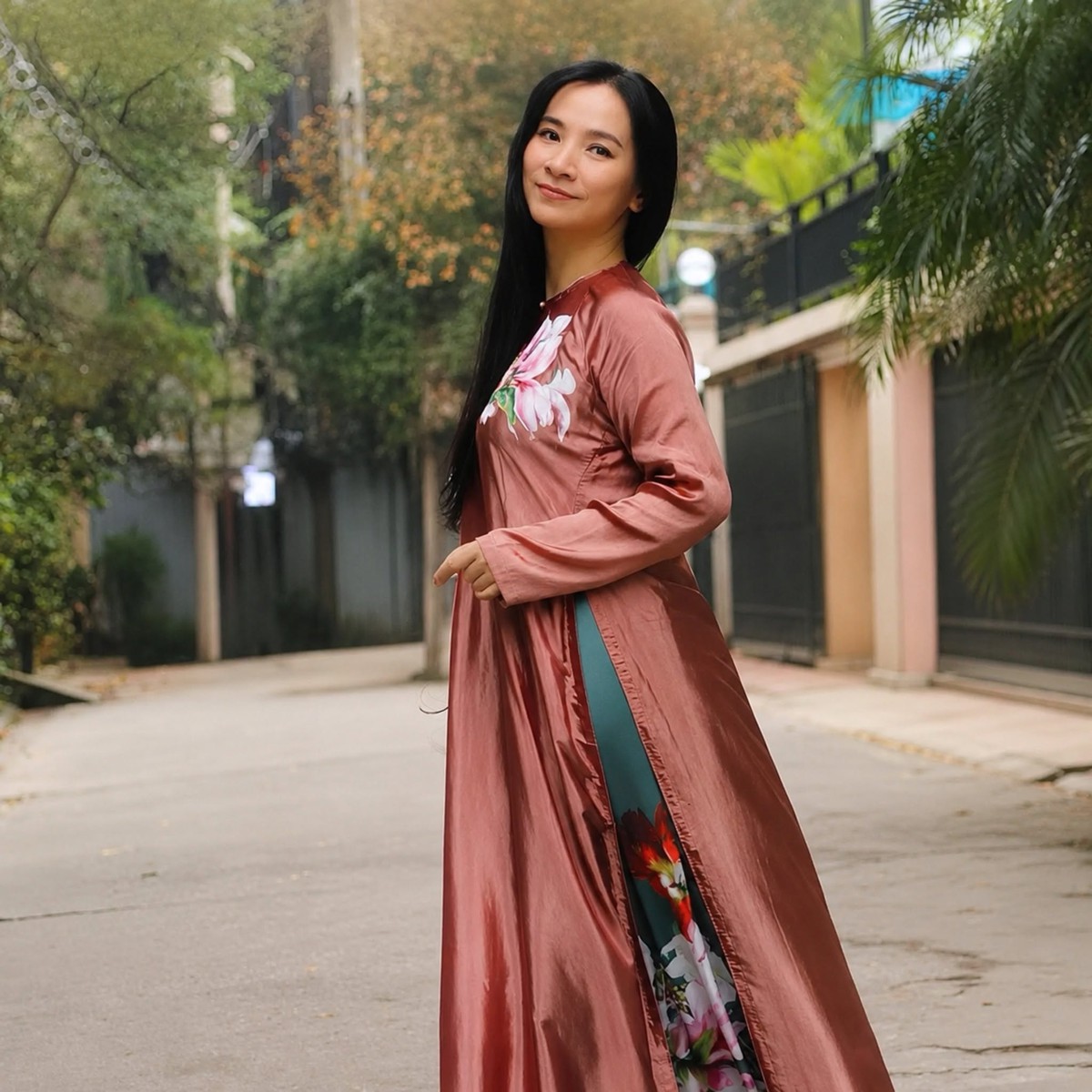 Họa sĩ Đặng Tố Anh: Nhìn vẻ đẹp phụ nữ từ những điều thân thuộc - Ảnh 1.