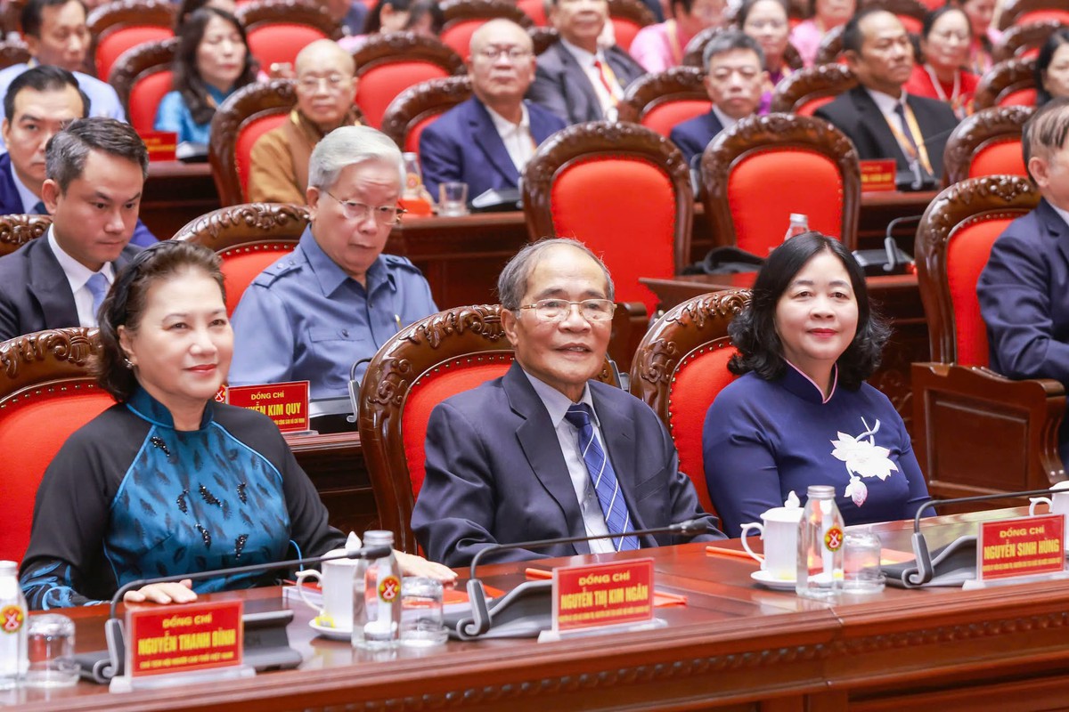 Người cao tuổi Việt Nam tiếp tục làm rạng rỡ "hào khí Diên Hồng", mãi là "điểm tựa non sông" - Ảnh 1.