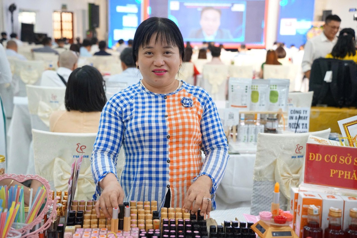 Nâng tầm trái gấc bằng tư duy xanh và công nghệ AI- Ảnh 2.
