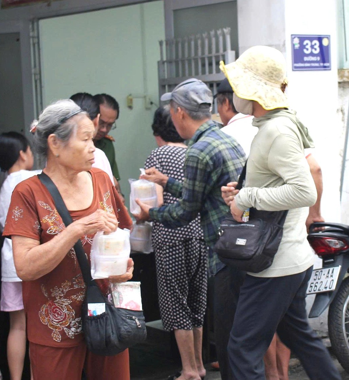Bếp lửa nghĩa tình ở Bình Trưng - Ảnh 3.