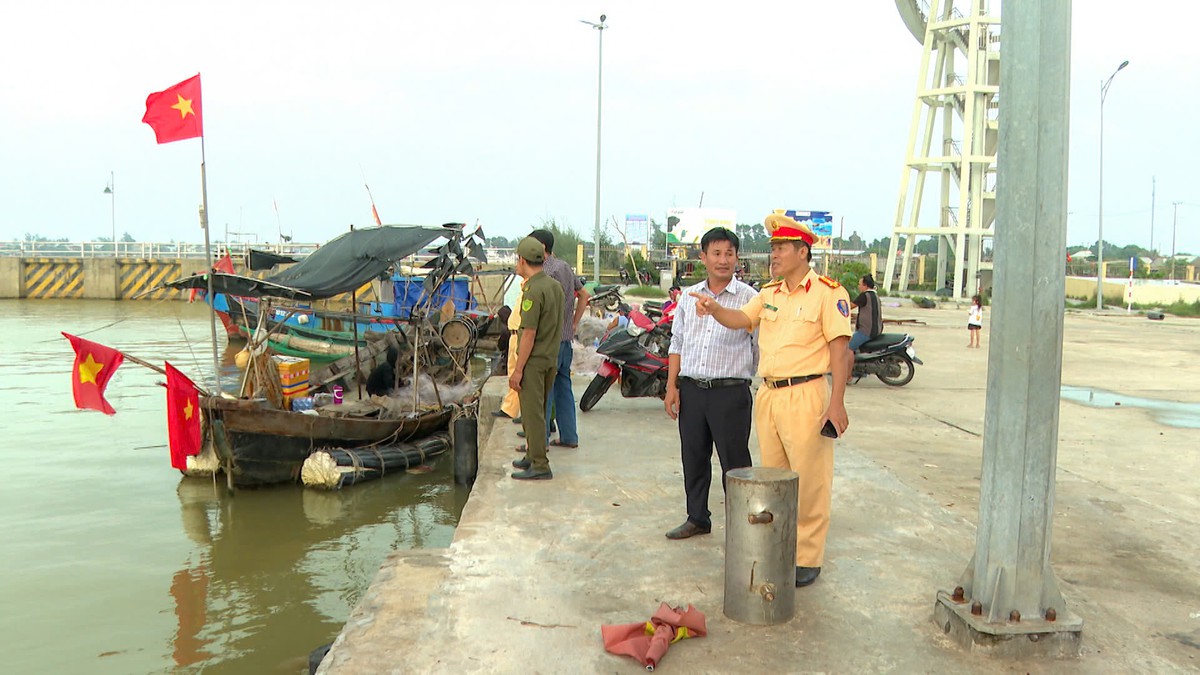 TP Huế: Chủ động bảo vệ tàu thuyền, tài sản trước mùa mưa bão về - Ảnh 2.