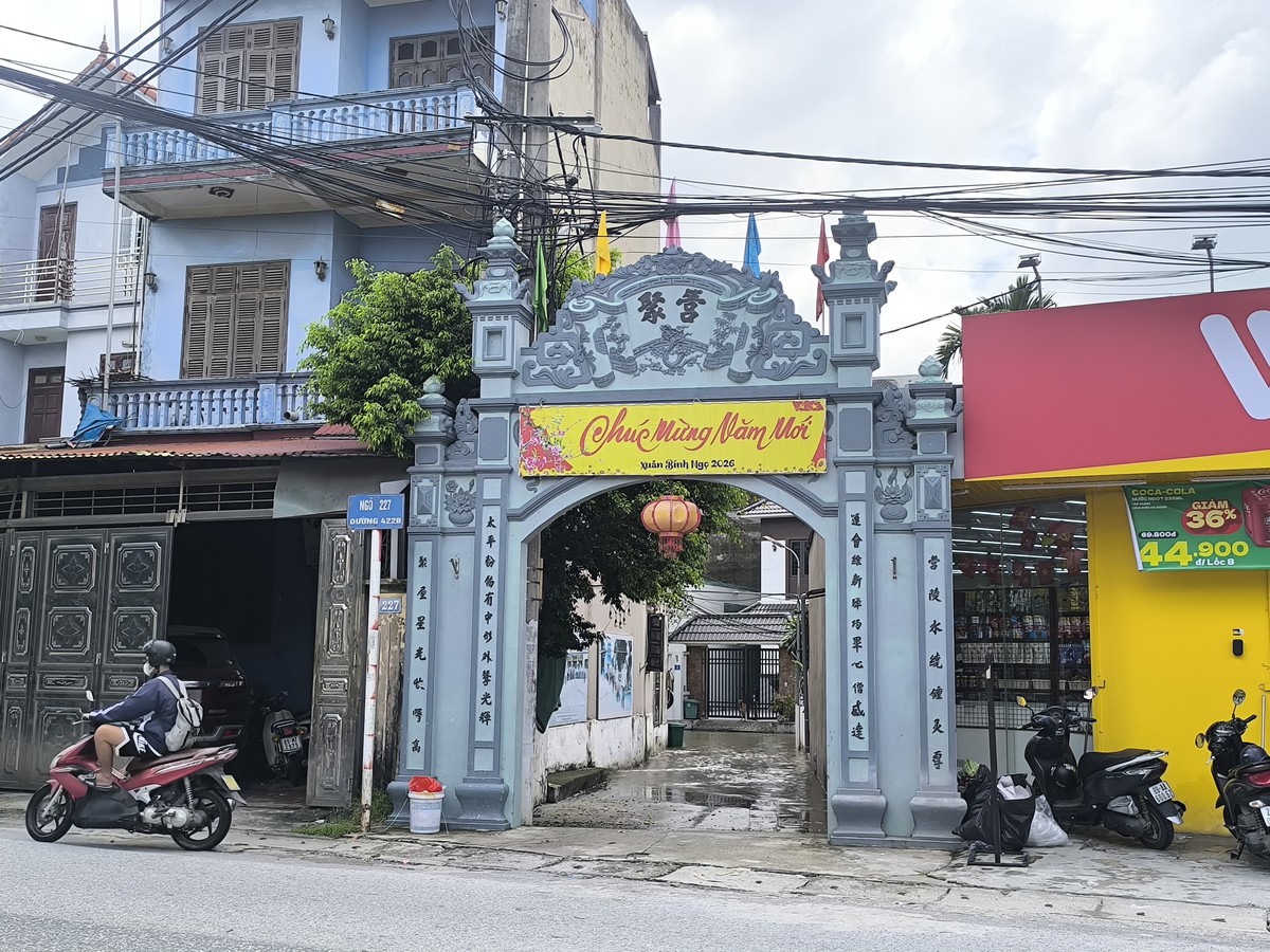 Hà Nội: Nắng đã lên nhưng hàng trăm cư dân vẫn bì bõm trong nước- Ảnh 13.