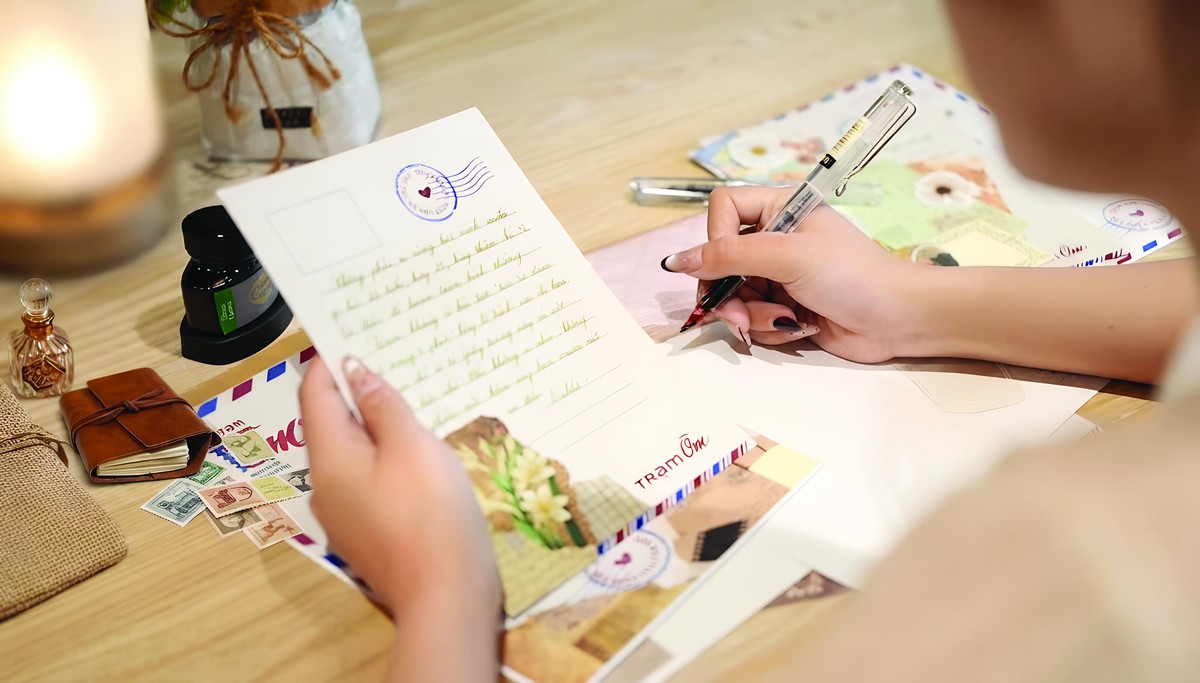 Dịu dàng một lá thư tay - Ảnh 1.