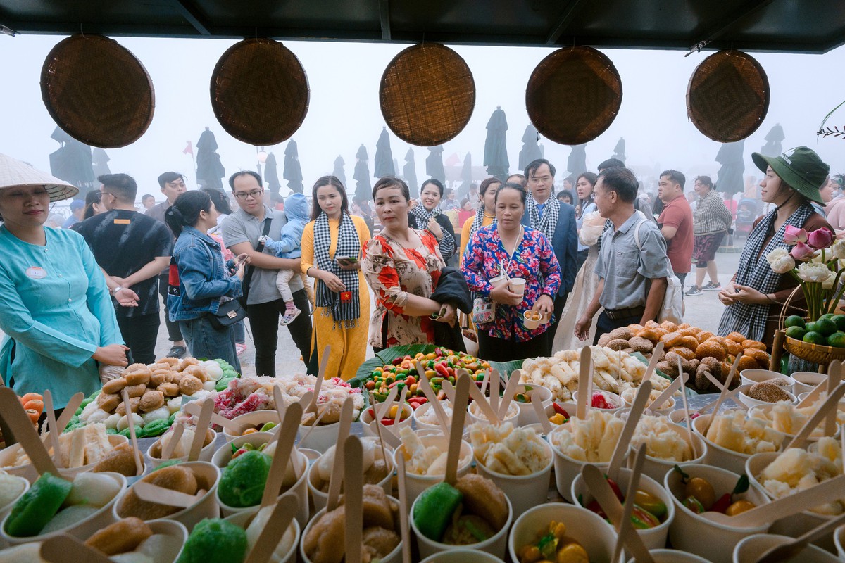 Đón trung thu, núi Bà Đen tổ chức liên tiếp 3 phiên chợ lá và ưu đãi giá vé đến 40% - Ảnh 3.
