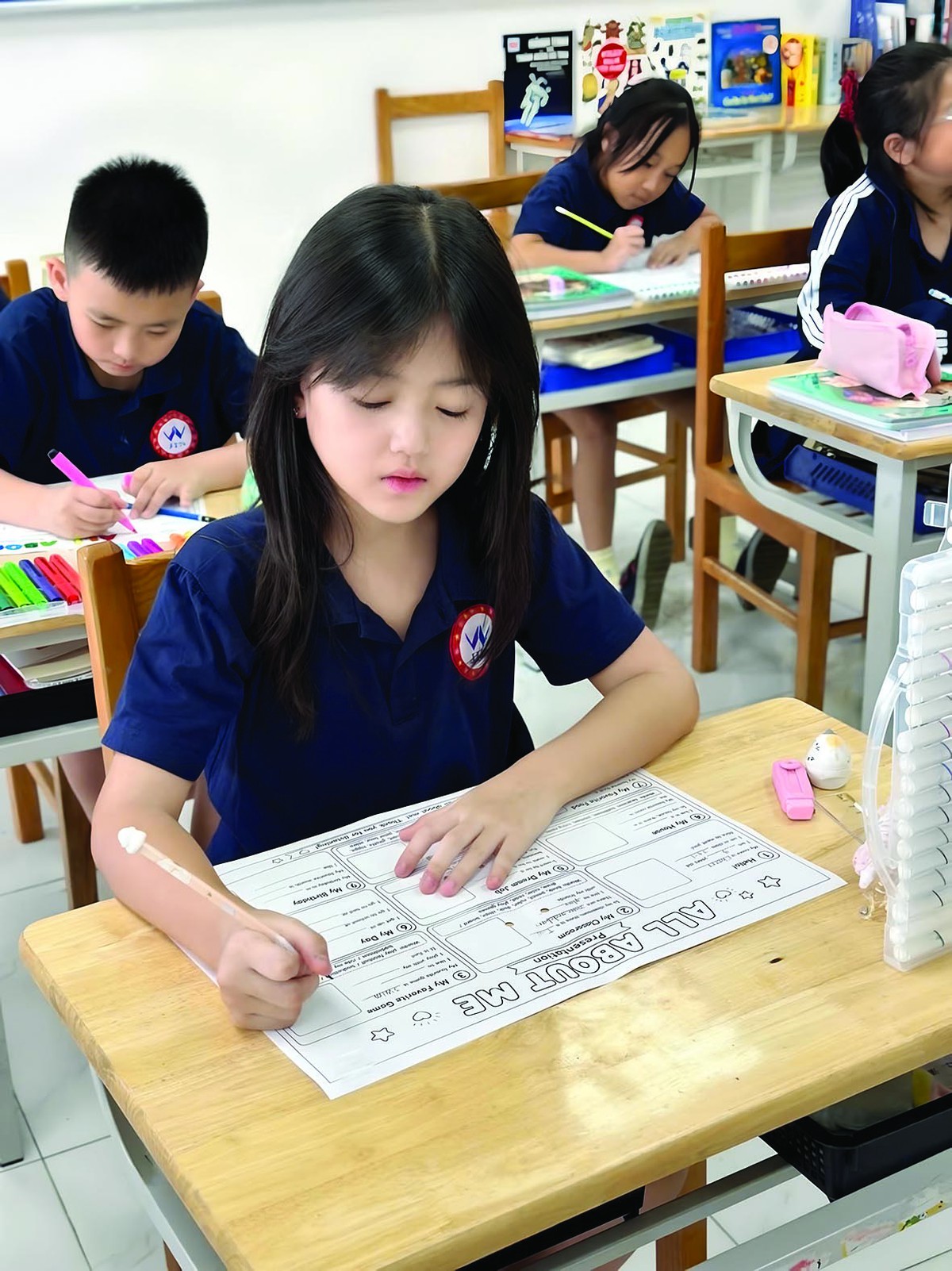 Không ép con chạy theo thành tích - Ảnh 1.
