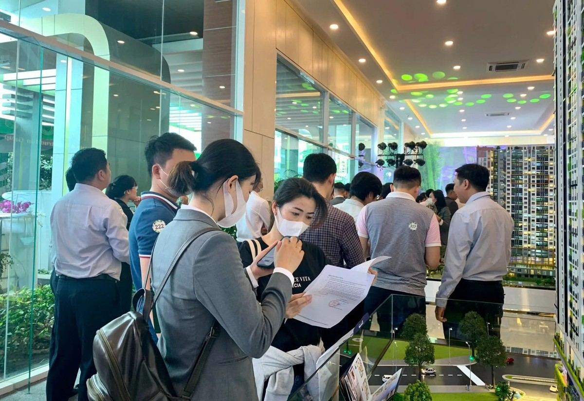 Hơn 5 triệu tỷ đồng tín dụng bất động sản: Ai chịu áp lực nếu thị trường hấp thụ chậm? - Ảnh 3.