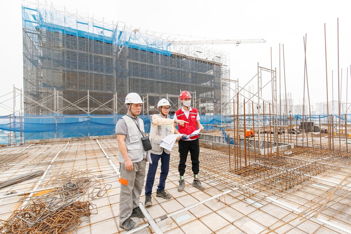 Hơn 5 triệu tỷ đồng tín dụng bất động sản: Ai chịu áp lực nếu thị trường hấp thụ chậm? - Ảnh 2.
