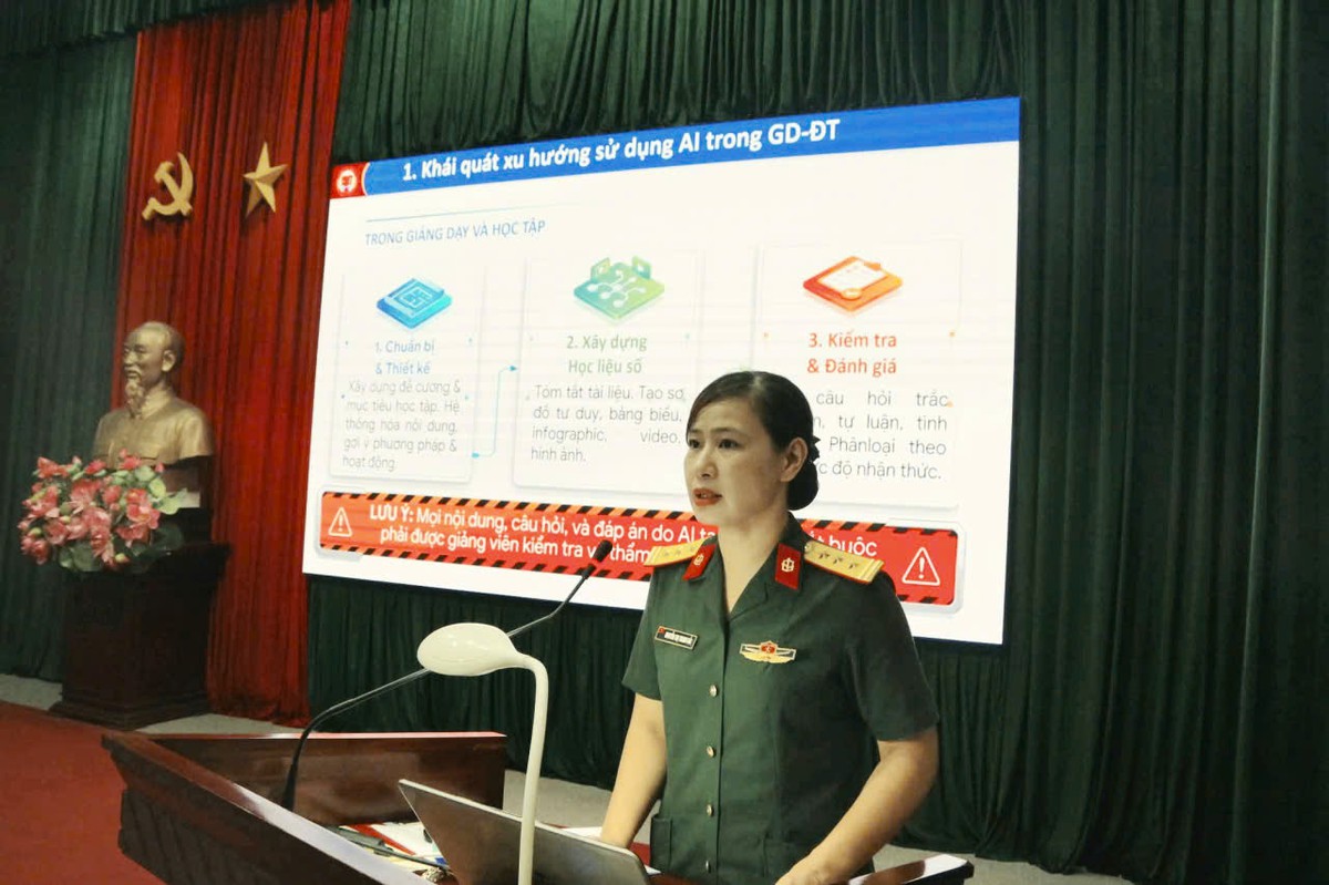 Nữ giảng viên Trường sĩ quan phòng hóa trí tuệ, bản lĩnh, tận tâm - Ảnh 2.