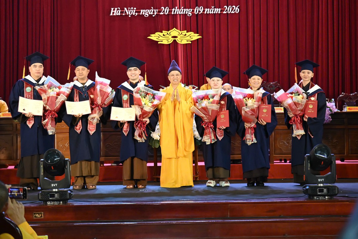 Sư cô Thủ khoa Học viện Phật giáo Việt Nam: Dùng công nghệ số lan tỏa Phật pháp- Ảnh 1.