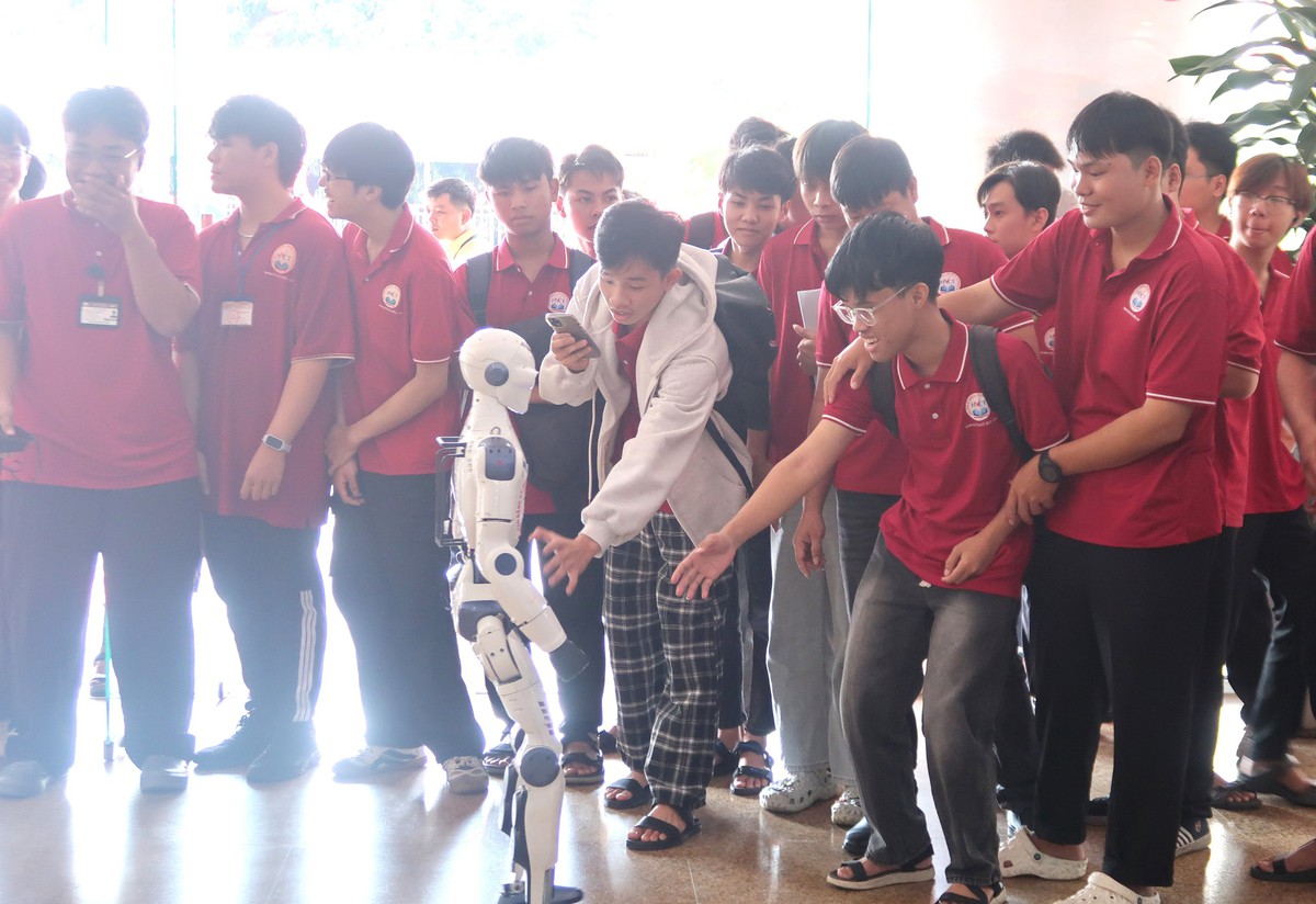 Trường Cao đẳng Kỹ nghệ II kết nối việc làm cho nhóm đối tượng đặc thù- Ảnh 3.