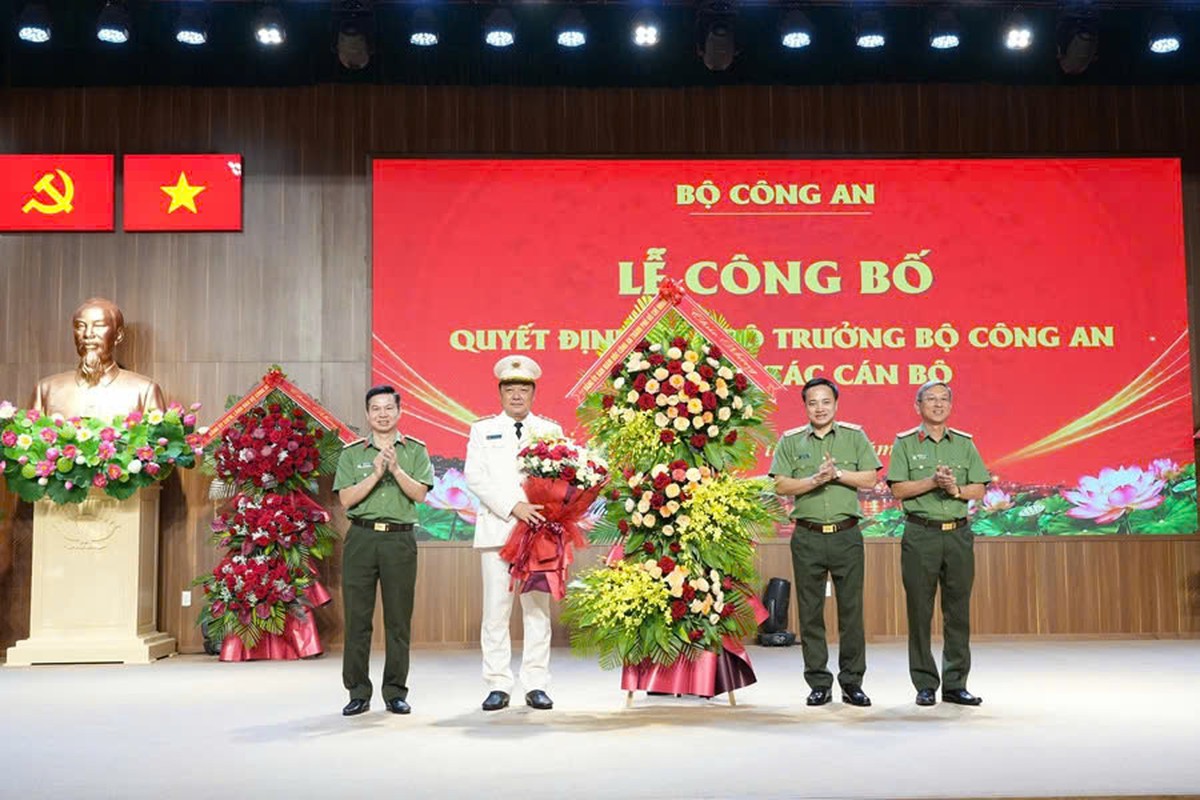 Đại tá Nguyễn Đình Dương làm Giám đốc Công an TP Huế - Ảnh 4.