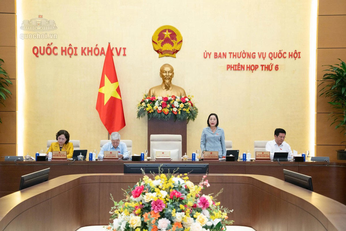 Đề xuất cấm sản xuất, kinh doanh, sử dụng thuốc lá điện tử, thuốc lá nung nóng và thuốc lá khác - Ảnh 2.