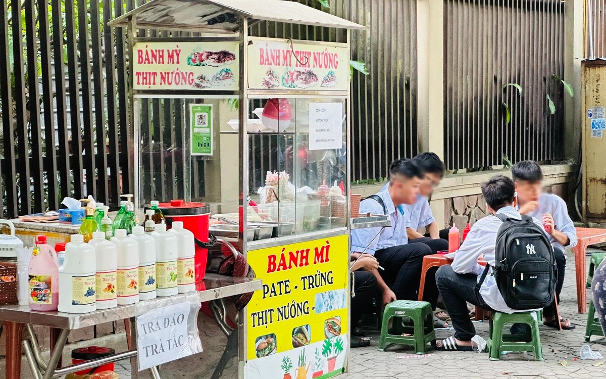 Làm gì khi phát hiện con trai lén hút thuốc lá? - Ảnh 1.