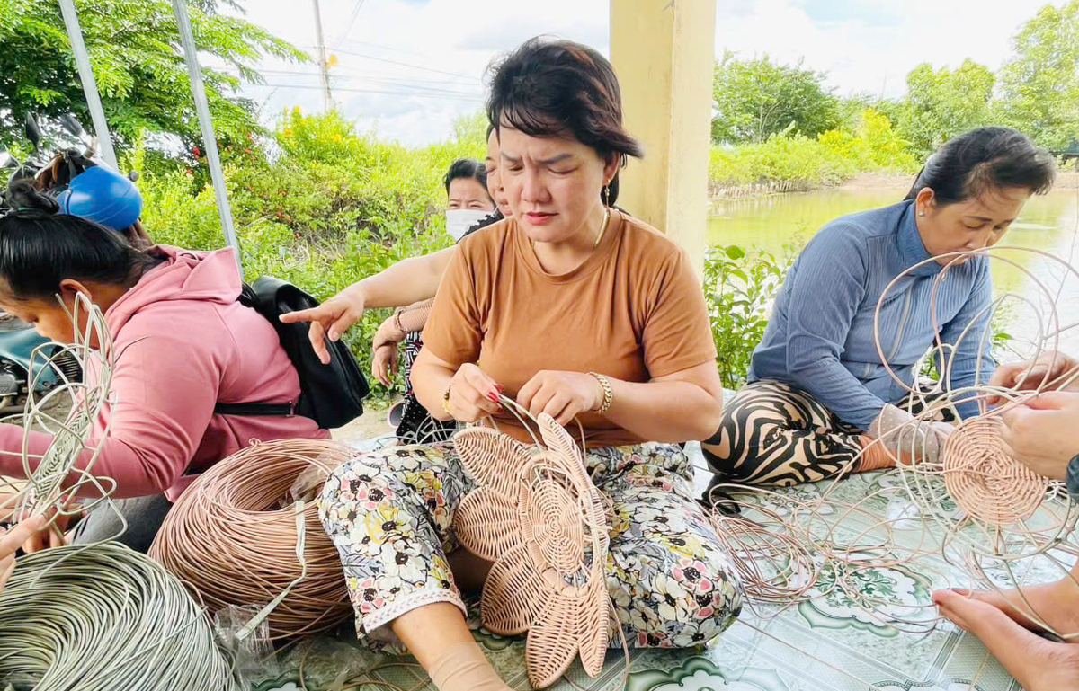 Cà Mau: Đa dạng hoạt động giúp phụ nữ khởi nghiệp, phát triển kinh tế- Ảnh 1.