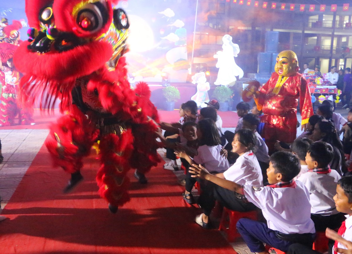 Biên cương đêm hội trăng rằm giữa đại ngàn Trường Sơn - Ảnh 4.