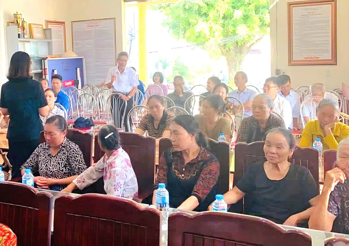 Ninh Bình đưa kiến thức phòng, chống tác hại thuốc lá đến gần người dân - Ảnh 2.