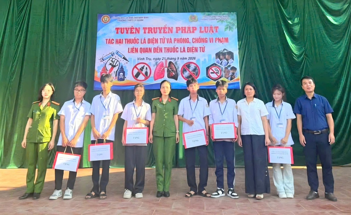 Hội phụ nữ góp thêm “lá chắn” ngăn thuốc lá điện tử từ học đường - Ảnh 2.
