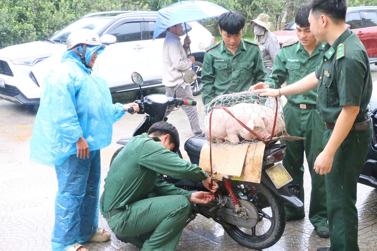 TP Huế: Trao sinh kế, tiếp thêm động lực cho phụ nữ vùng biên A Lưới - Ảnh 7.