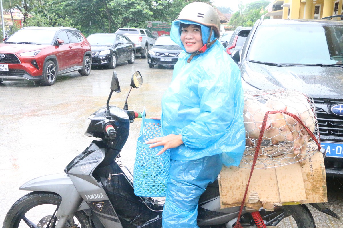 TP Huế: Trao sinh kế, tiếp thêm động lực cho phụ nữ vùng biên A Lưới - Ảnh 8.